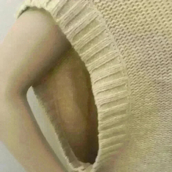 BCBGMAXAZRIA  knitted turtleneck polyblend trendy sleeveless sweater high low XS - Picture 4 of 6